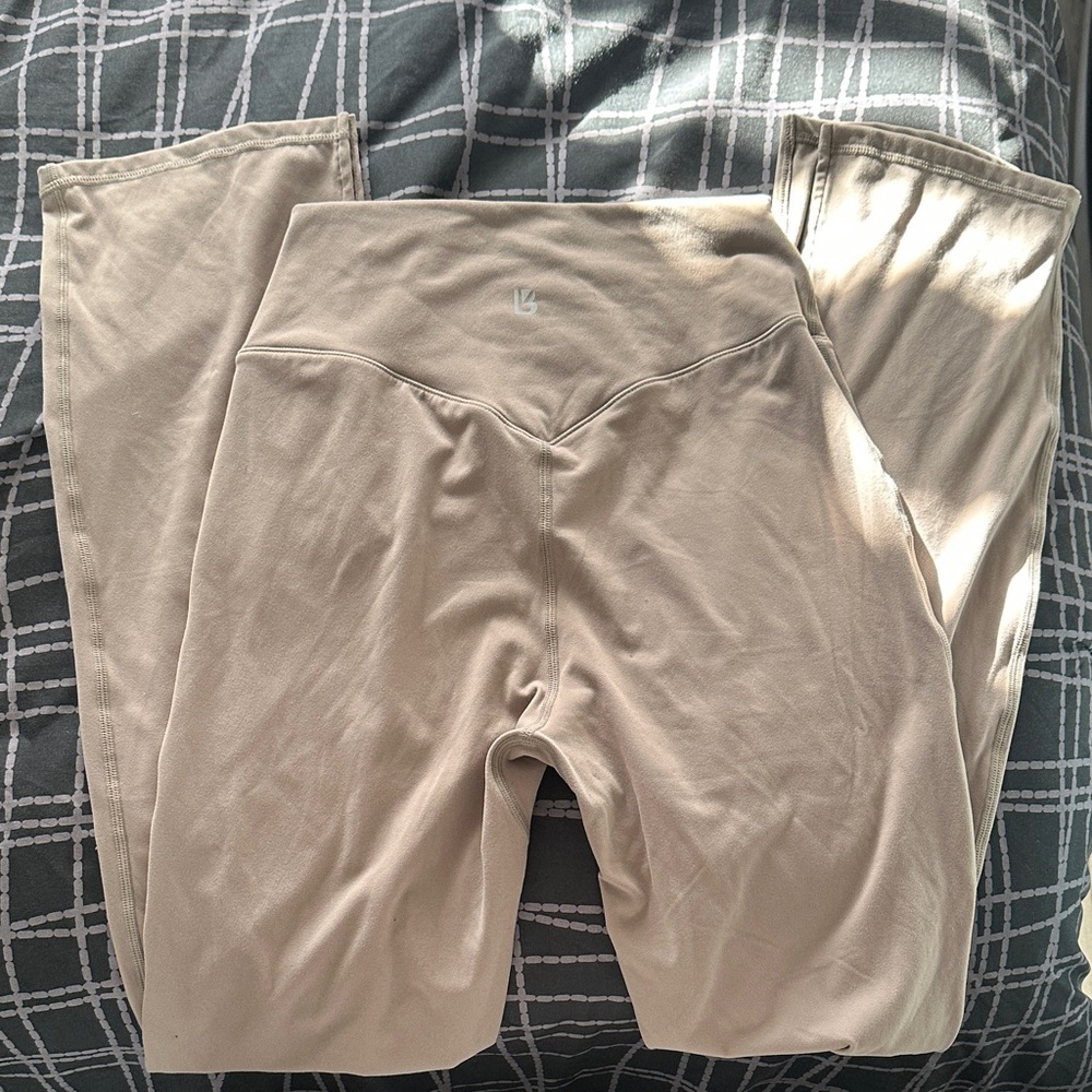 Rosa Boot Cut Legging - Chai Latte SHORT